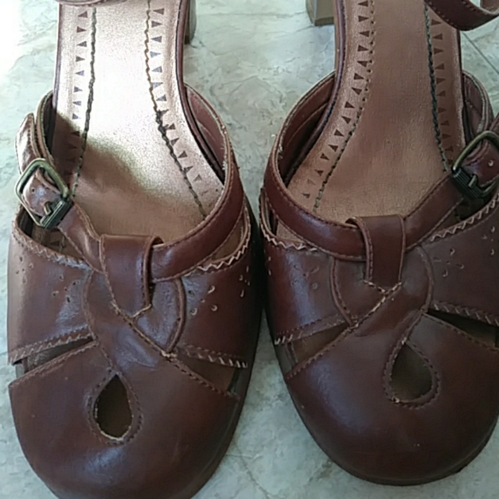 Sandals - Picture 4 of 4